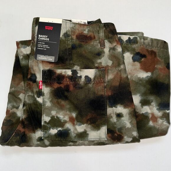NWT Levi's Premium Women's Pants Baggy Camo Cargo Watercolor Print $108 Sz 26x30 - Picture 11 of 12